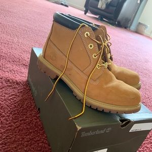 timberland boots (waterproof)